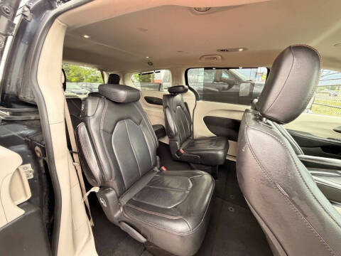 2020 Chrysler Pacifica Touring L