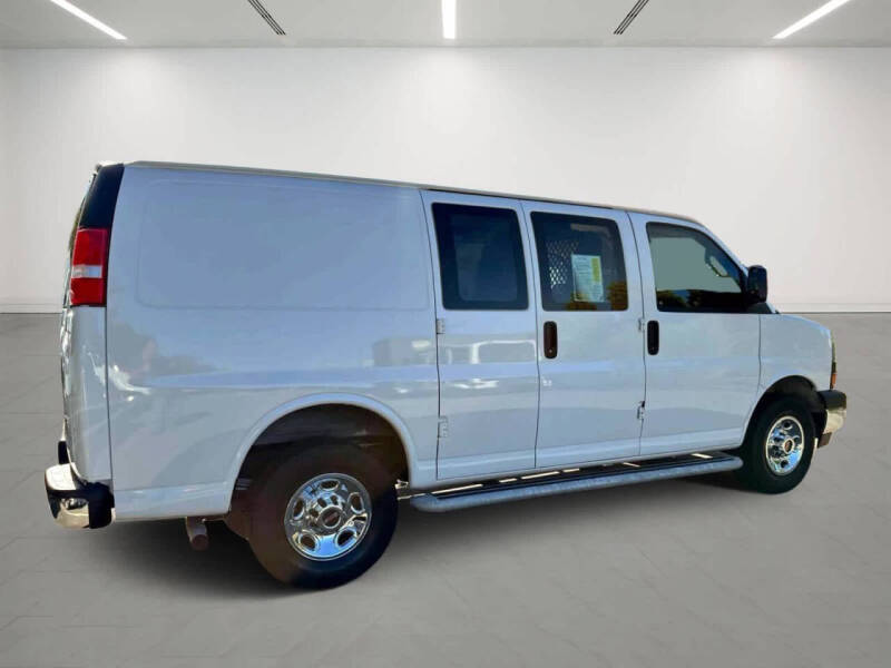 2024 GMC Savana 2500