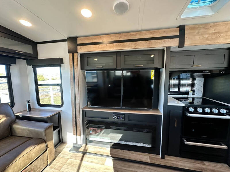 2023 Keystone RV Outback 328RL