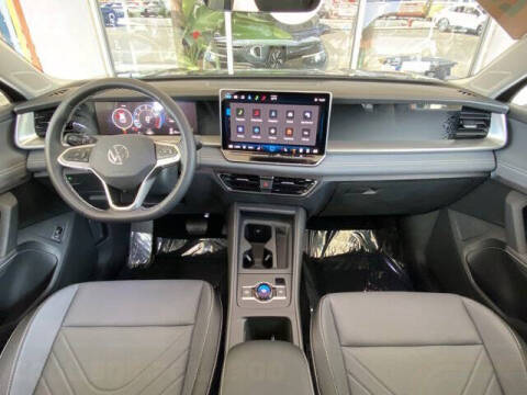 2025 Volkswagen Tiguan SE 4Motion