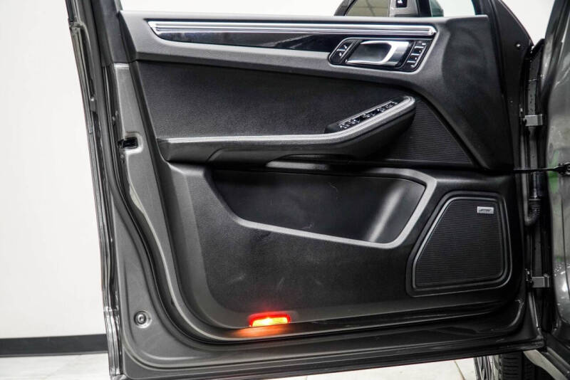 2018 Porsche Macan S