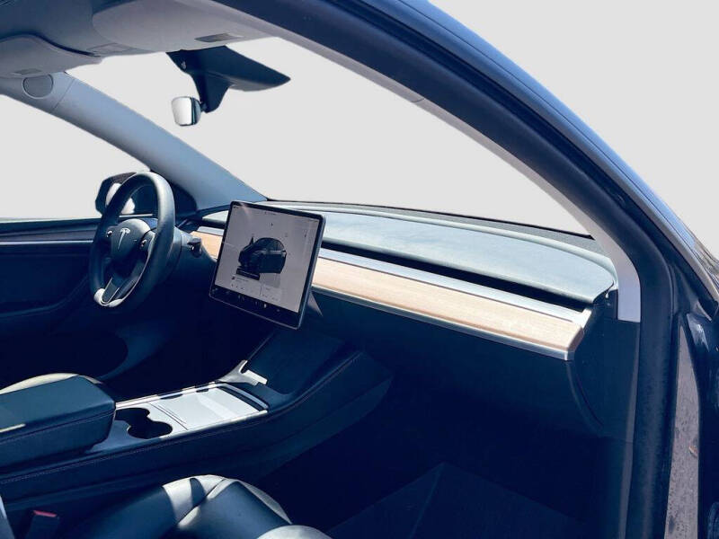 2024 Tesla Model Y Long Range