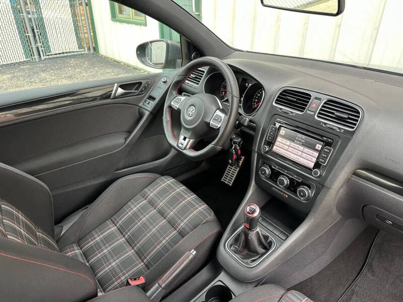 2010 Volkswagen GTI Base PZEV