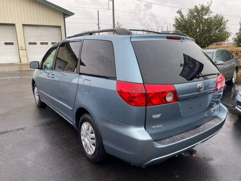 2007 Toyota Sienna CE 8-Passenger