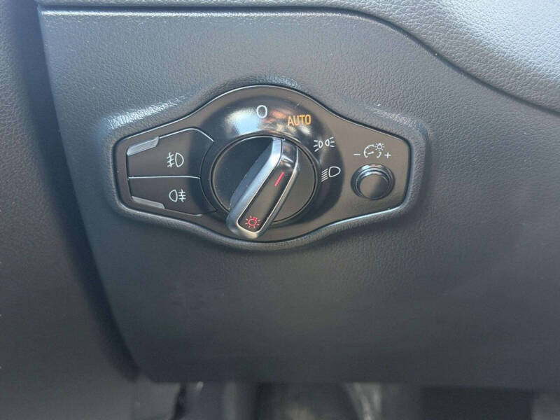 2011 Audi Q5 3.2 quattro Premium Plus