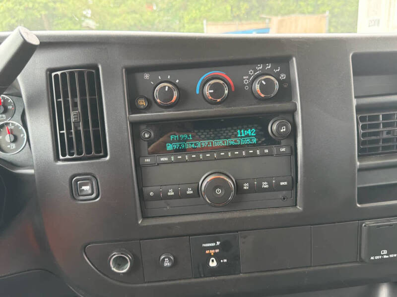 2024 Chevrolet Express 2500