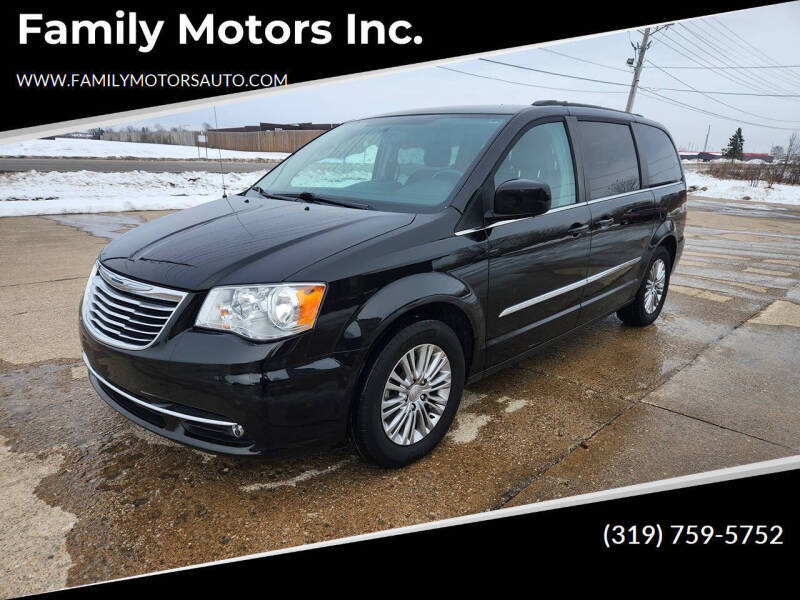 2015 Chrysler Town & Country Touring-L's photo