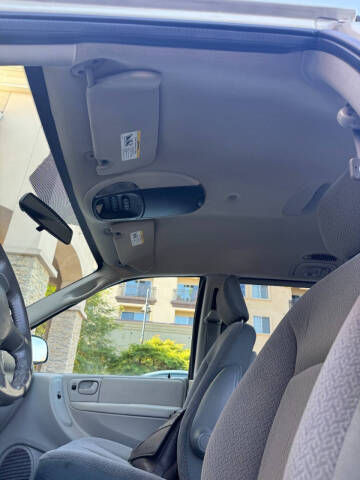 2005 Dodge Grand Caravan SXT