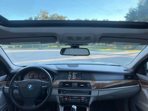 2011 BMW 5 Series 528i