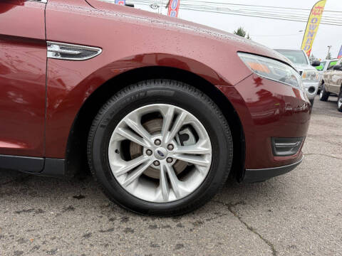 2015 Ford Taurus SEL