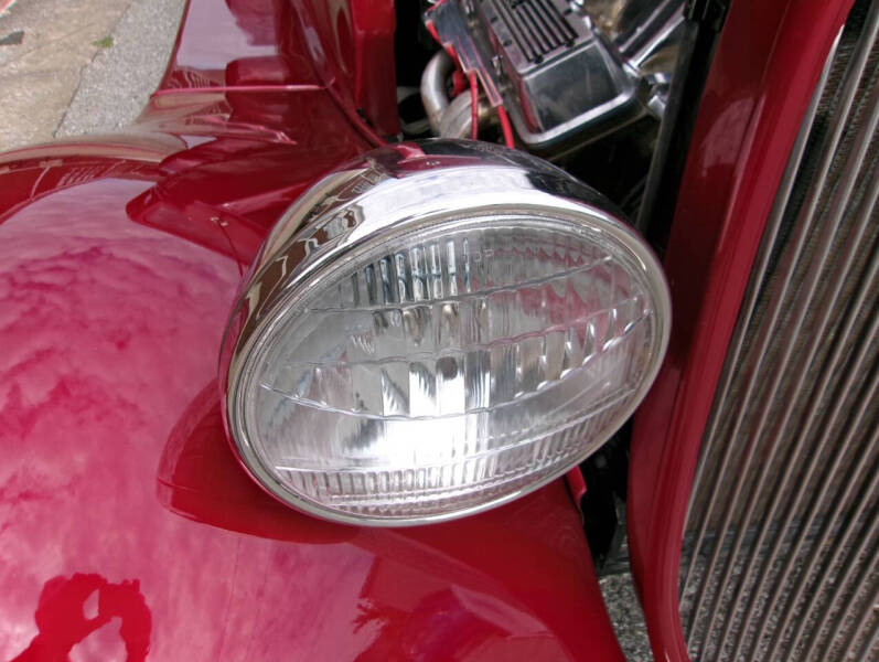 1934 Ford 3 WINDOW COUPE