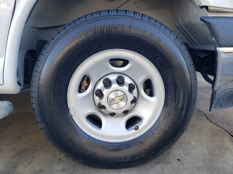 2024 Chevrolet Express 2500