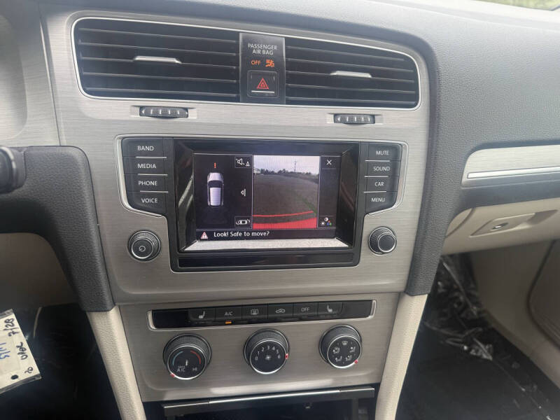 2015 Volkswagen Golf TSI SE