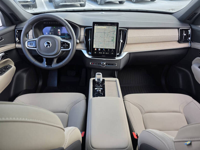 2026 Volvo XC90 B6 Core
