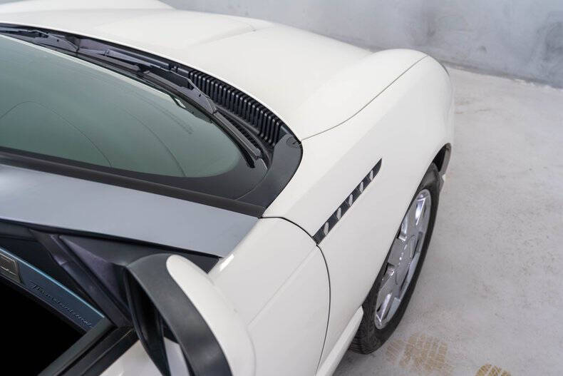 2002 Ford Thunderbird Deluxe