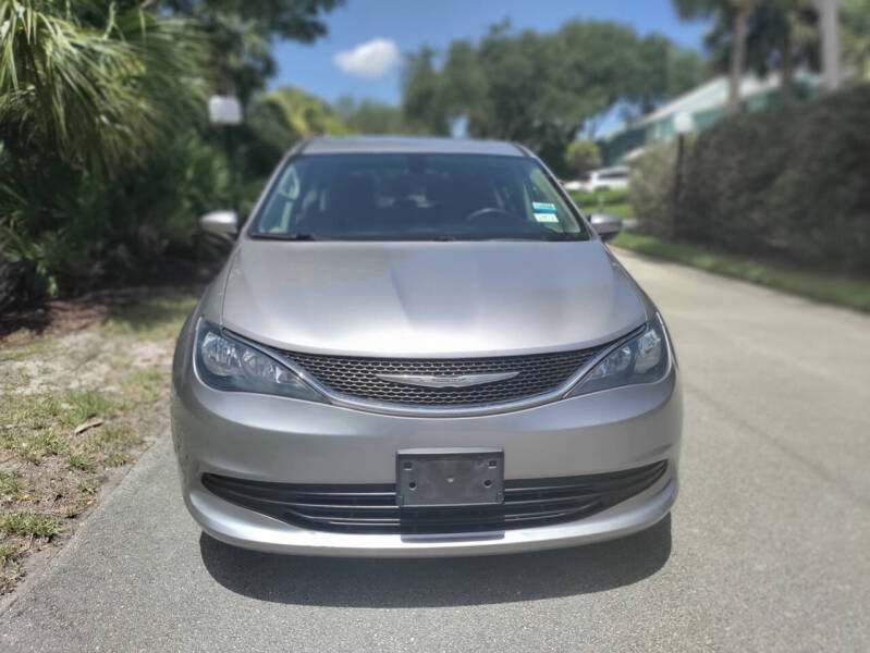 2017 Chrysler Pacifica LX