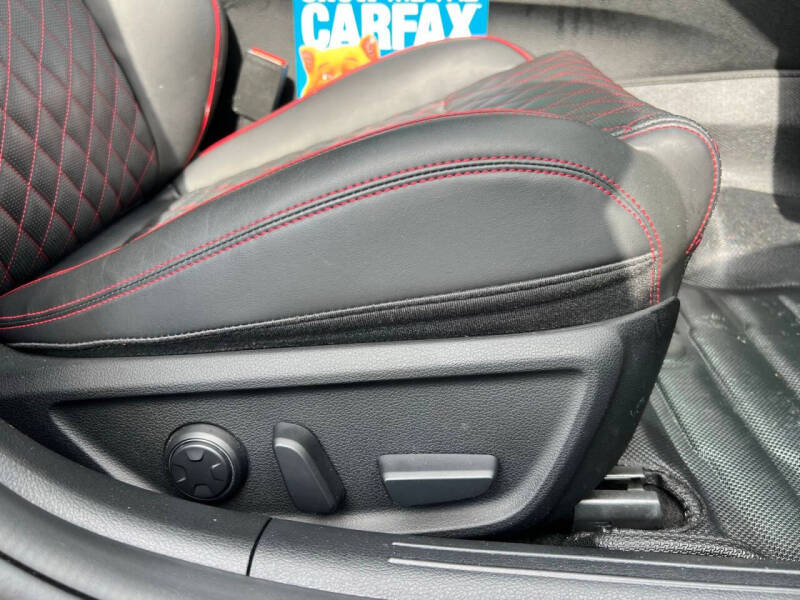 2023 Genesis G70