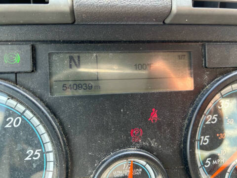 2016 Freightliner Cascadia 113 Semi Truck