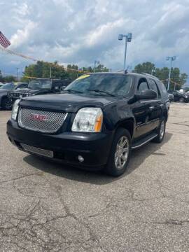 2014 GMC Yukon for sale at R&R Car Company in Mount Clemens MI
