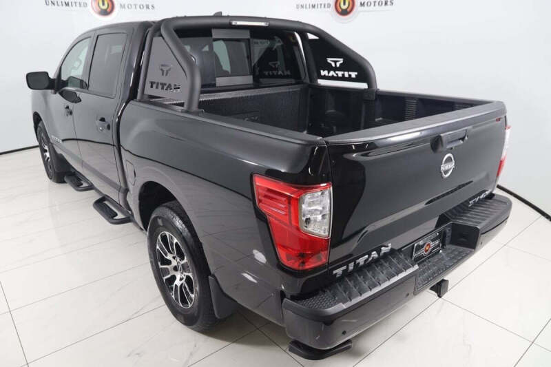 2023 Nissan Titan SV