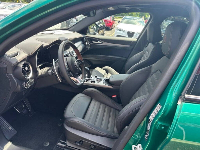 2025 Alfa Romeo Stelvio Intensa