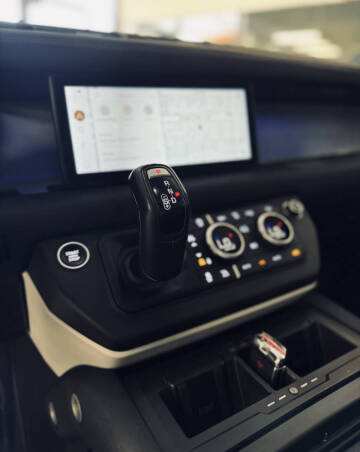 2020 Land Rover Defender 110 SE