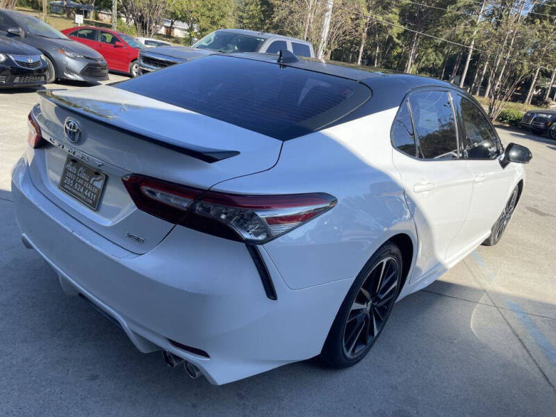 2019 Toyota Camry XSE photo 3