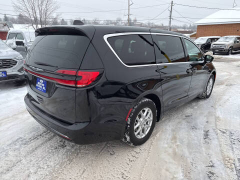 2025 Chrysler Pacifica Select