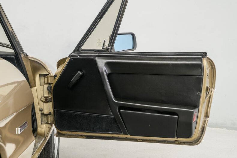 1986 Alfa Romeo Spider Veloce