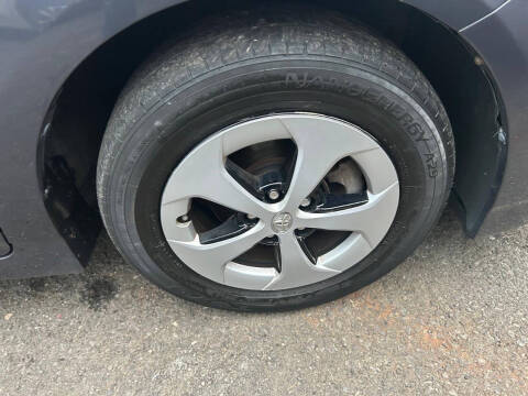 2013 Toyota Prius Two