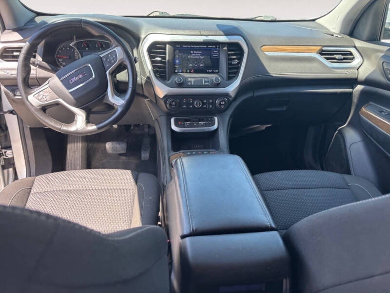 2020 GMC Acadia SLE
