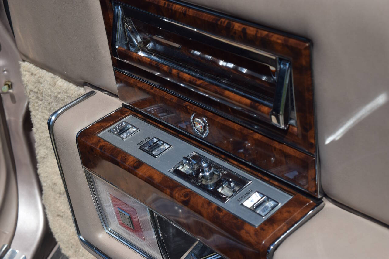 1991 Cadillac Brougham 167