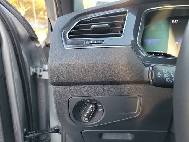 2023 Volkswagen Tiguan SE R-Line Black