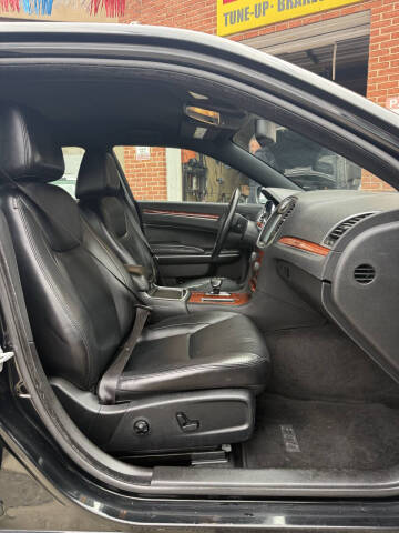 2012 Chrysler 300 Limited