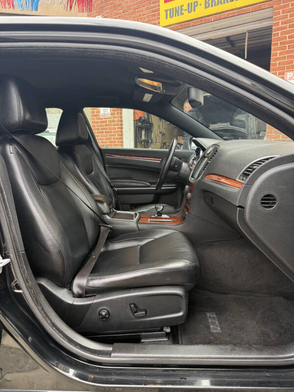 2012 Chrysler 300 Limited