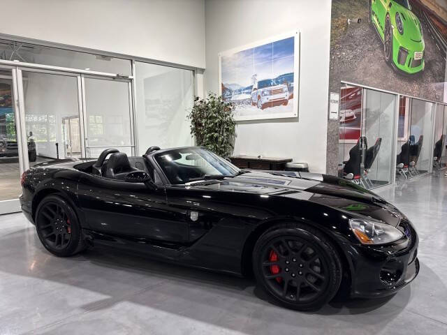 2004 Dodge Viper SRT-10