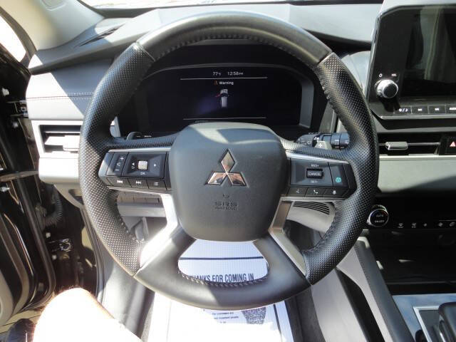 2023 Mitsubishi Outlander SE