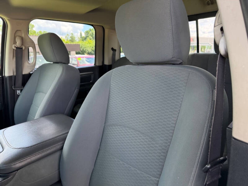 2017 RAM 1500 SLT