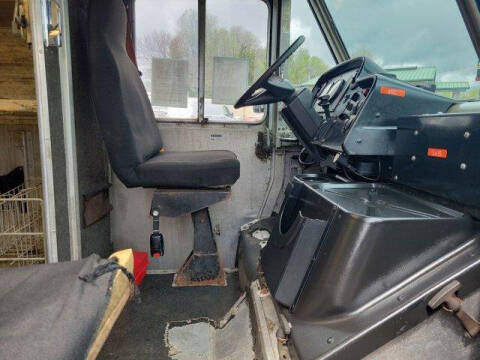 2004 Freightliner MT45 Chassis