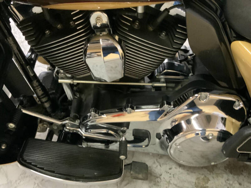 2014 Harley-Davidson FLHTCUTG TRI GLIDE