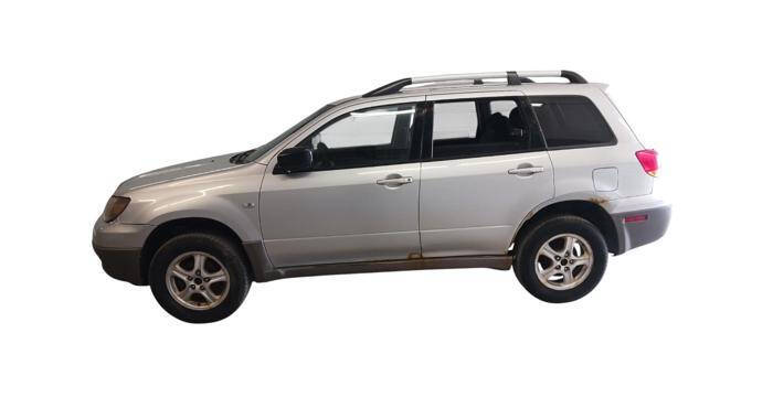 2003 Mitsubishi Outlander LS