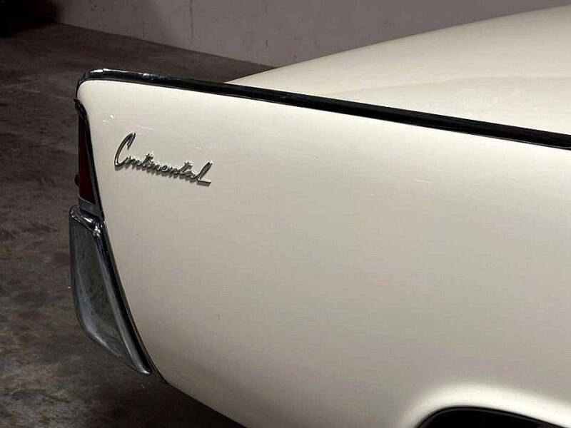 1961 Lincoln Continental