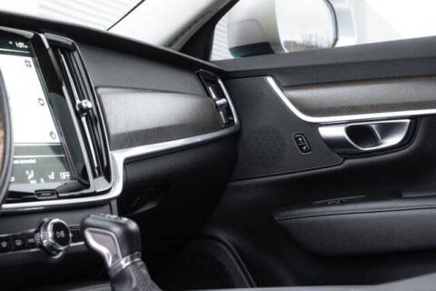 2020 Volvo V90 Cross Country T6