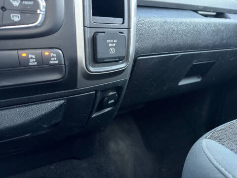 2017 RAM 1500 Big Horn