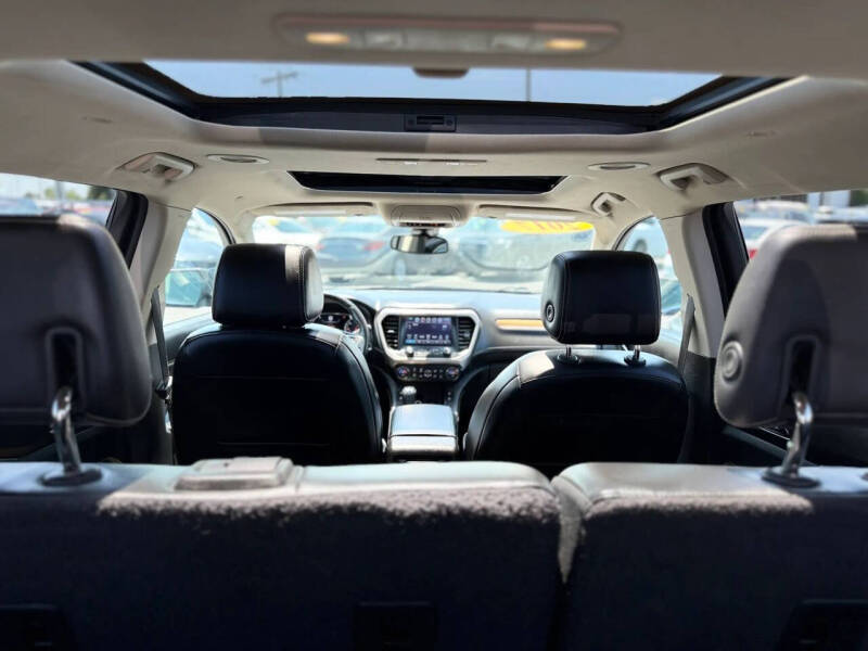 2017 GMC Acadia Denali