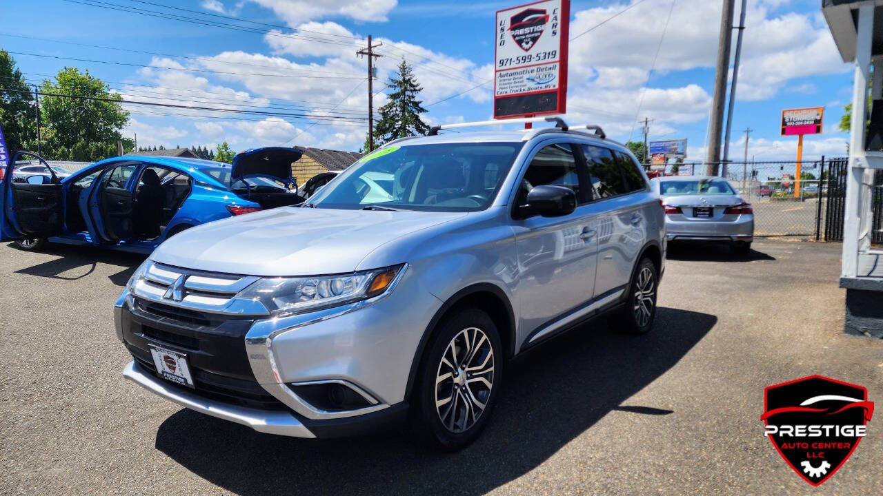 Silver 2017 Mitsubishi Outlander ES AWD ES 4dr SUV 1
