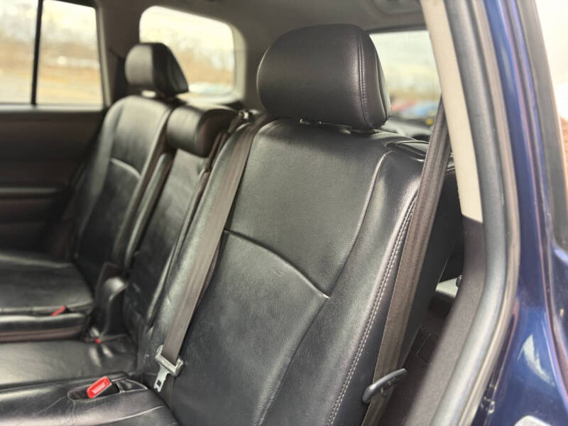 2011 Toyota Highlander SE