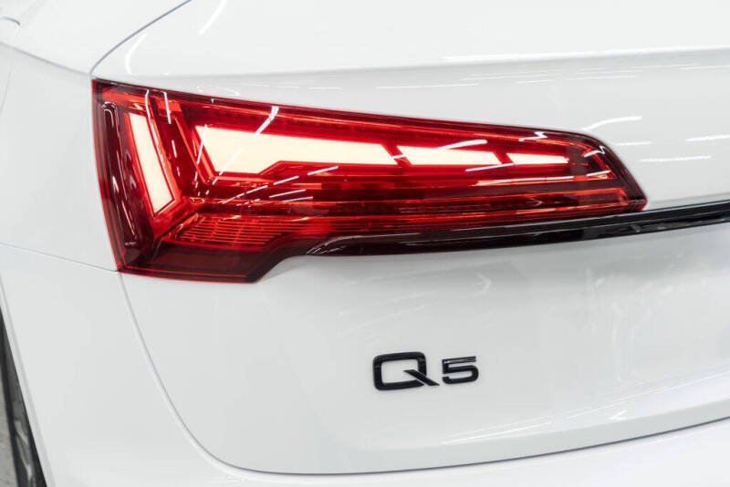 2024 Audi Q5 e quattro S line Prestg 55 TFSI