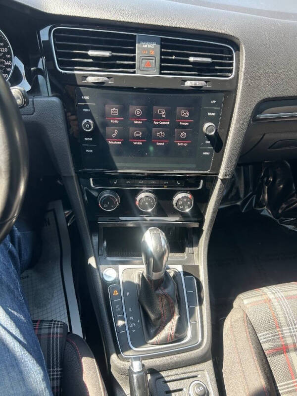 2018 Volkswagen Golf GTI SE