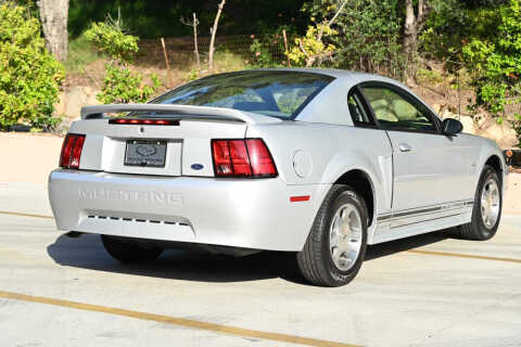 2000 Ford Mustang
